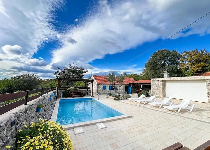 Didini Dvori Vila Krusevo (Zadar)